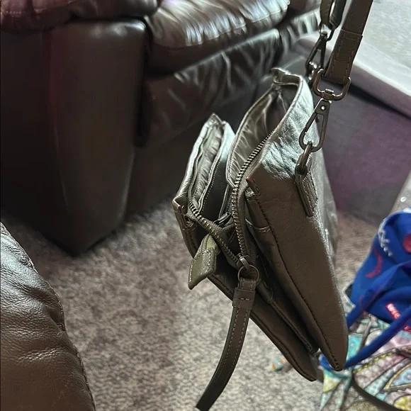 Lucky Brand Green Leather Textured Crossbody Bag - Picture 5 of 7